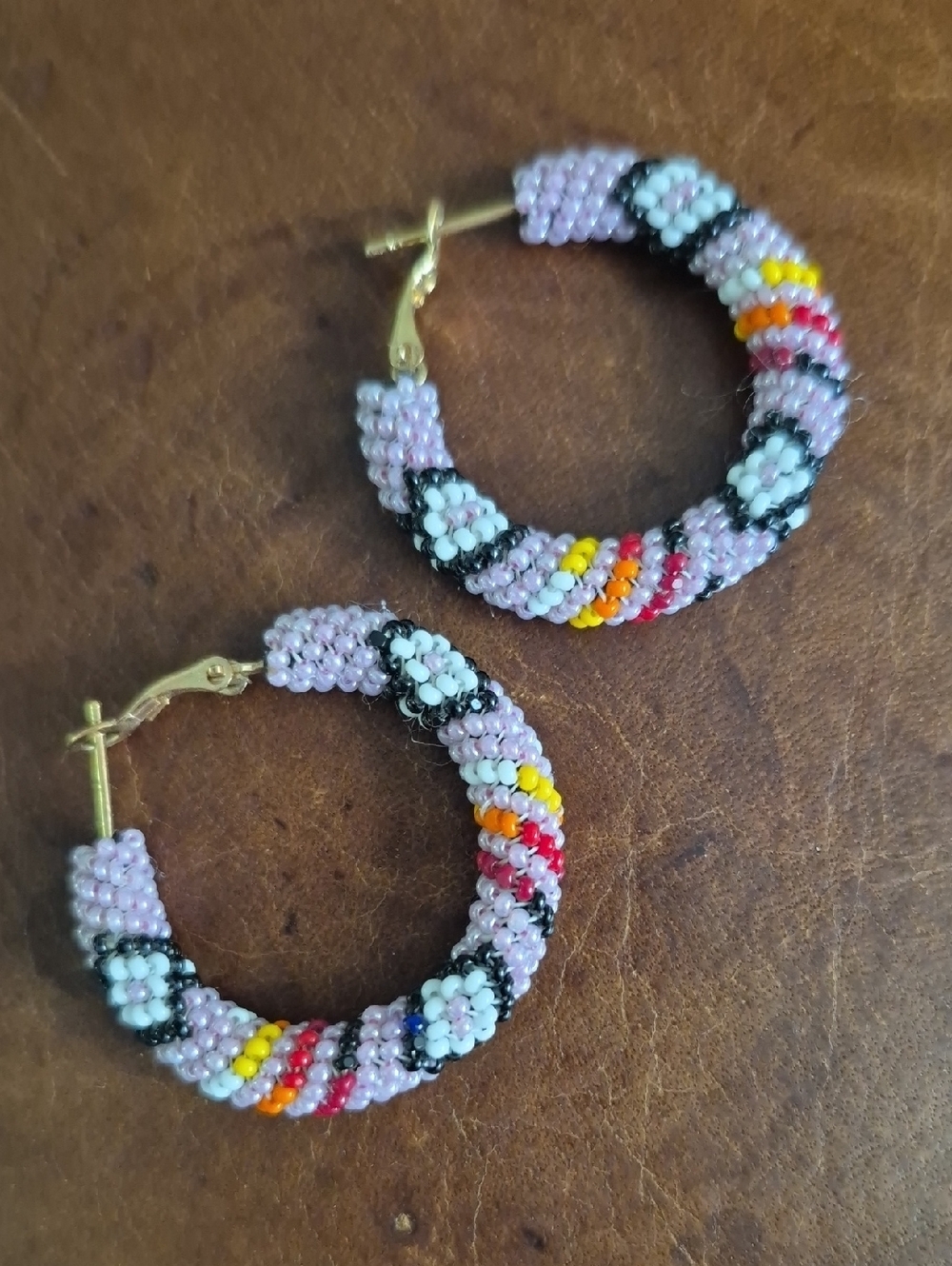 Handmade Santo Domimgo KEWA Pueblo Native Beaded Hoop Earrings Floral New Mexico